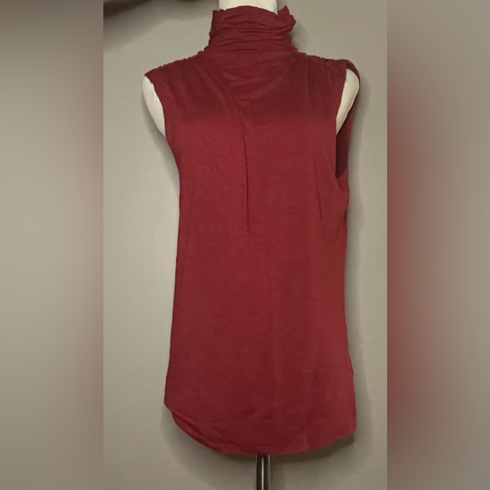 Max Studio Brick Red Sleeveless Gathered  Mock Turtleneck Size Med